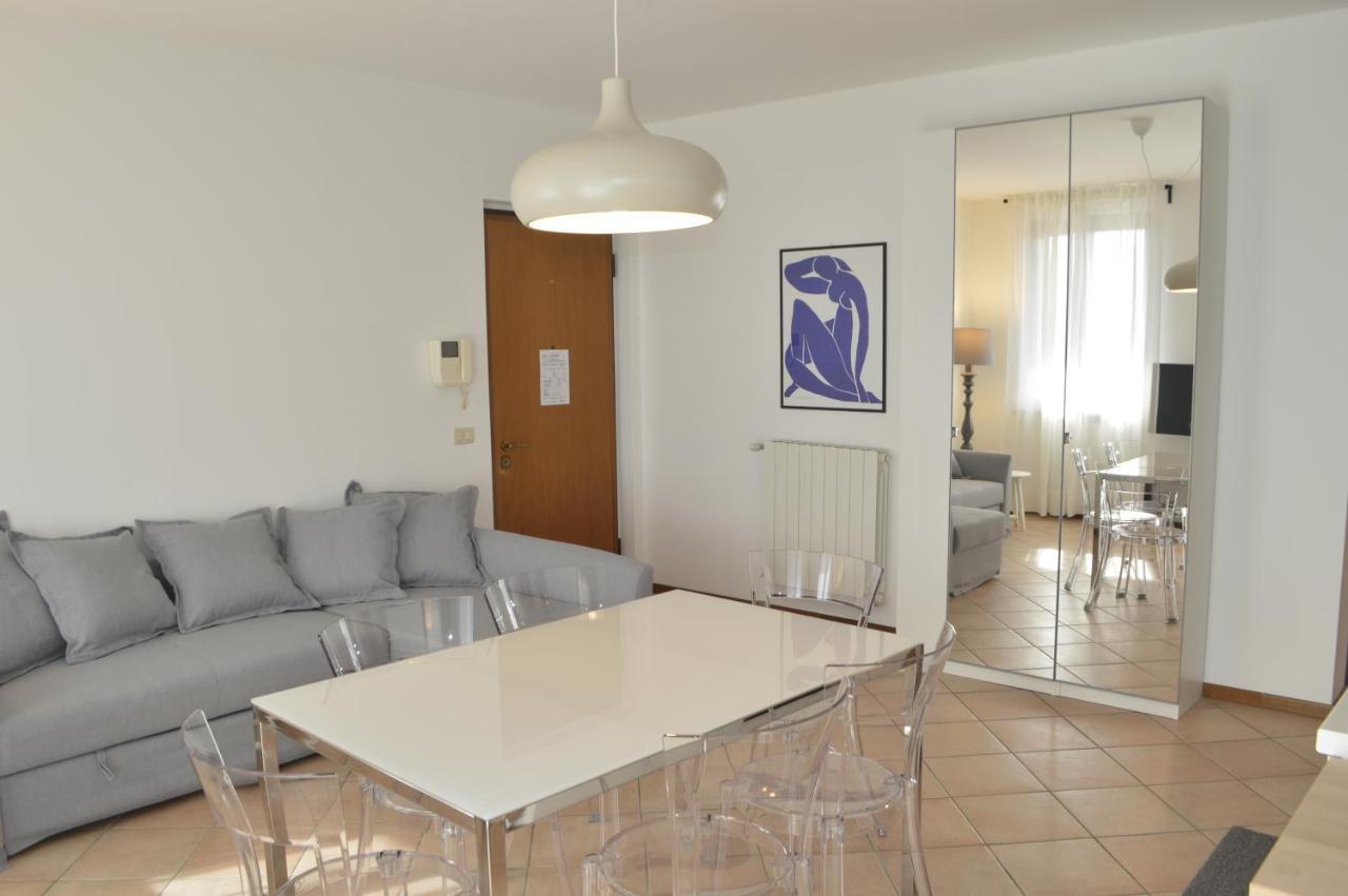 V12 Apartments - Trecate Εξωτερικό φωτογραφία